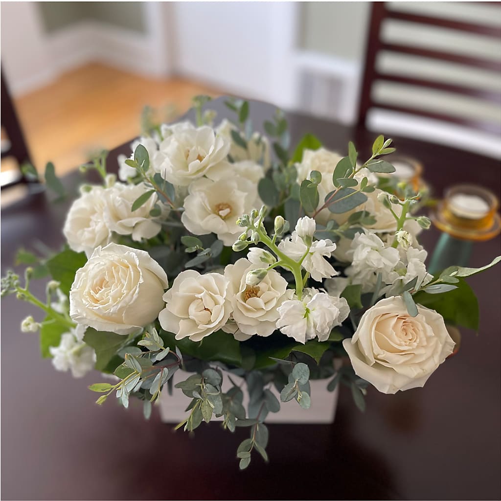 Fresh Linen Box Bouquet – AIMEE'S FLOWERS, San Diego CA