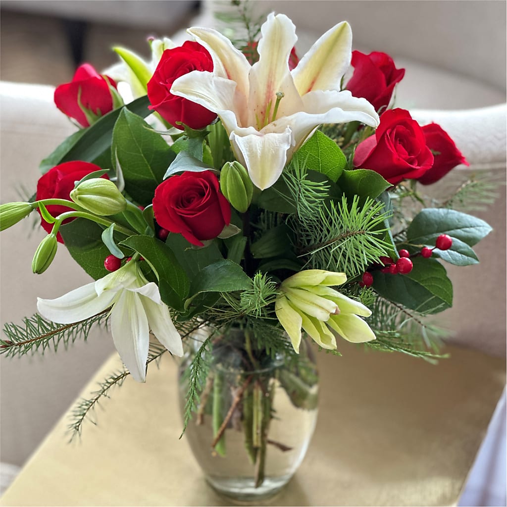 Sparkling Snowflakes Bouquet – AIMEE'S FLOWERS, San Diego CA