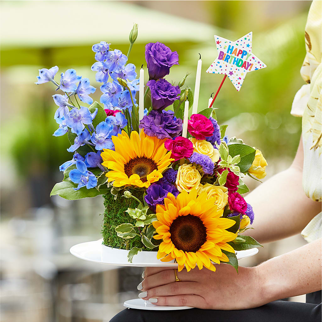 Star of the Day Floral Cake – AIMEE'S FLOWERS, San Diego CA